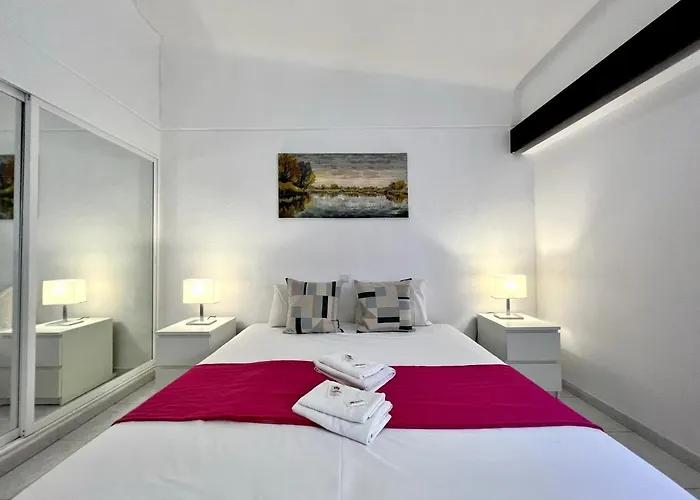 Blue Lagoon With Pool By Homing Apartment